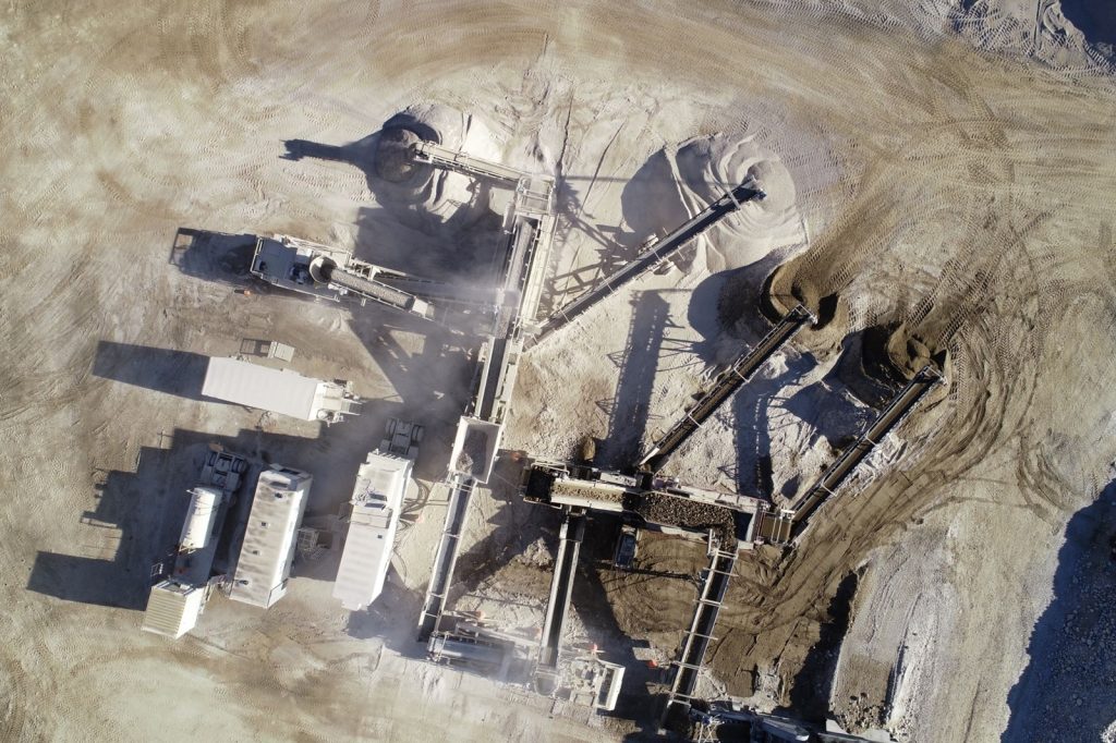 Dawson Construction Crushing at an Aggregate Pit